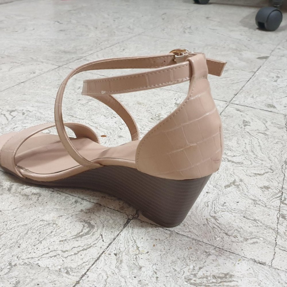 Women Beige Croc Textured Mid-Top Wedges Heels - Picture 2 of 9